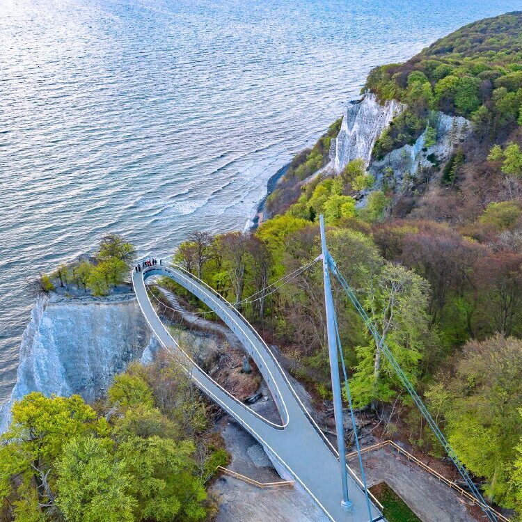 Felswand mit Skywalk